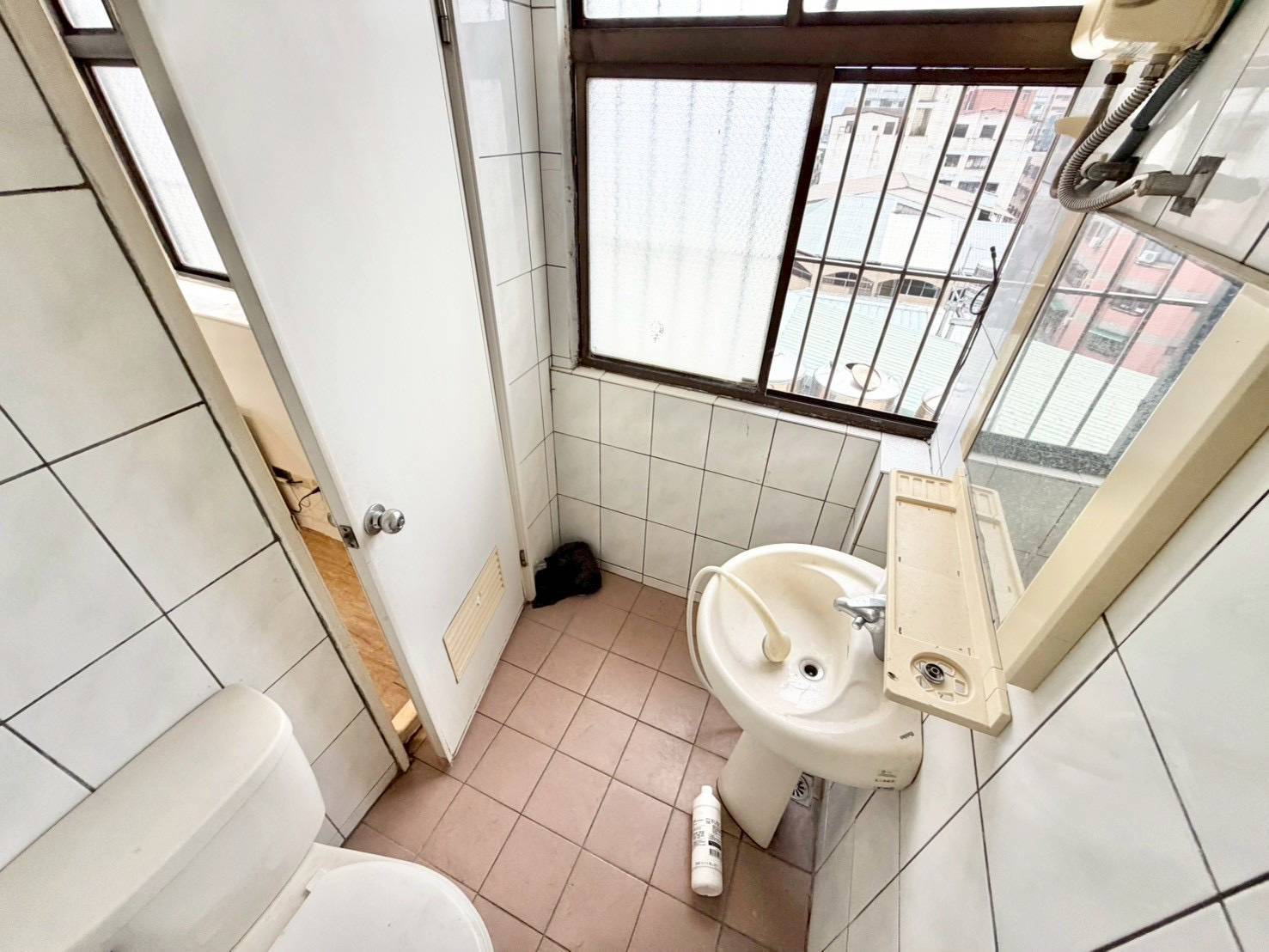 🏡 西屯河南東二街 1 房｜寵物友善、近捷運、垃圾處理 - 照片 4