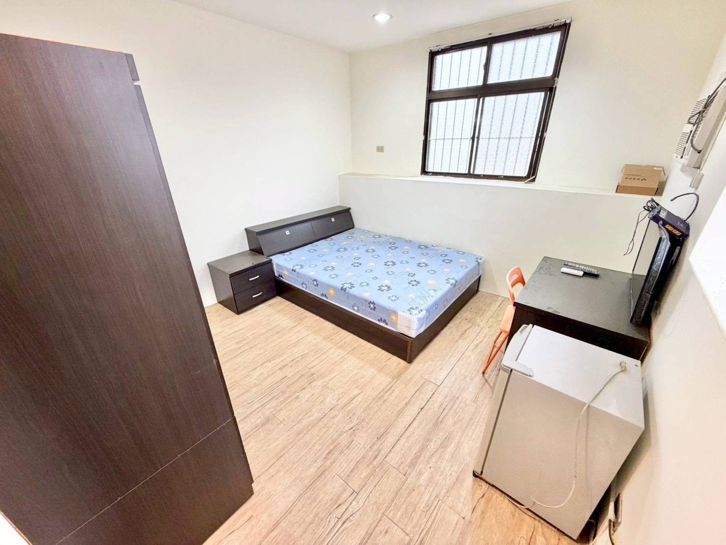 🏡 西屯河南東二街 1 房｜寵物友善、近捷運、垃圾處理 - 照片 2
