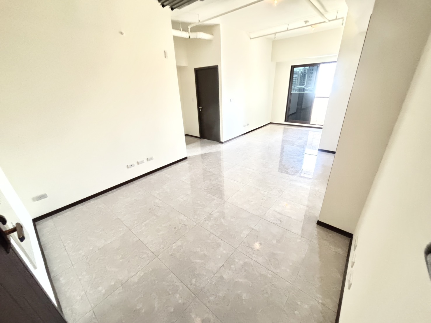 🏡 西區 3 房 2 衛｜臺灣大道門牌、近草悟道、可申請租屋補助 - 照片 3