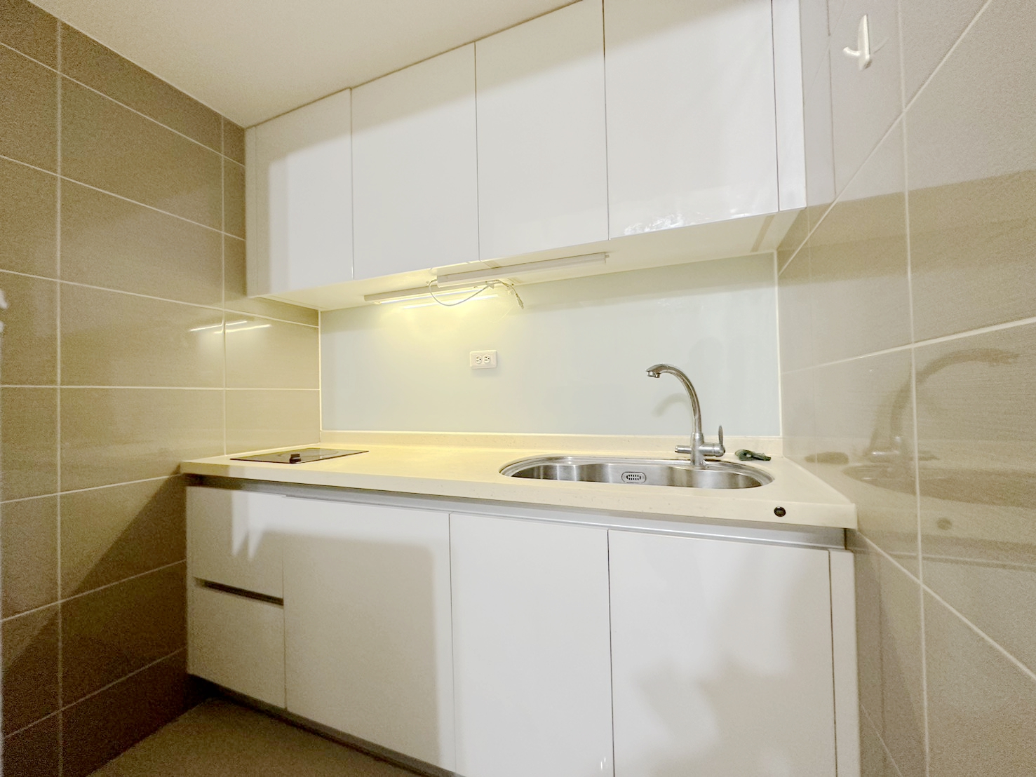 🏡 西屯路二段 2 房｜設備齊全、近逢甲商圈 - 照片 4