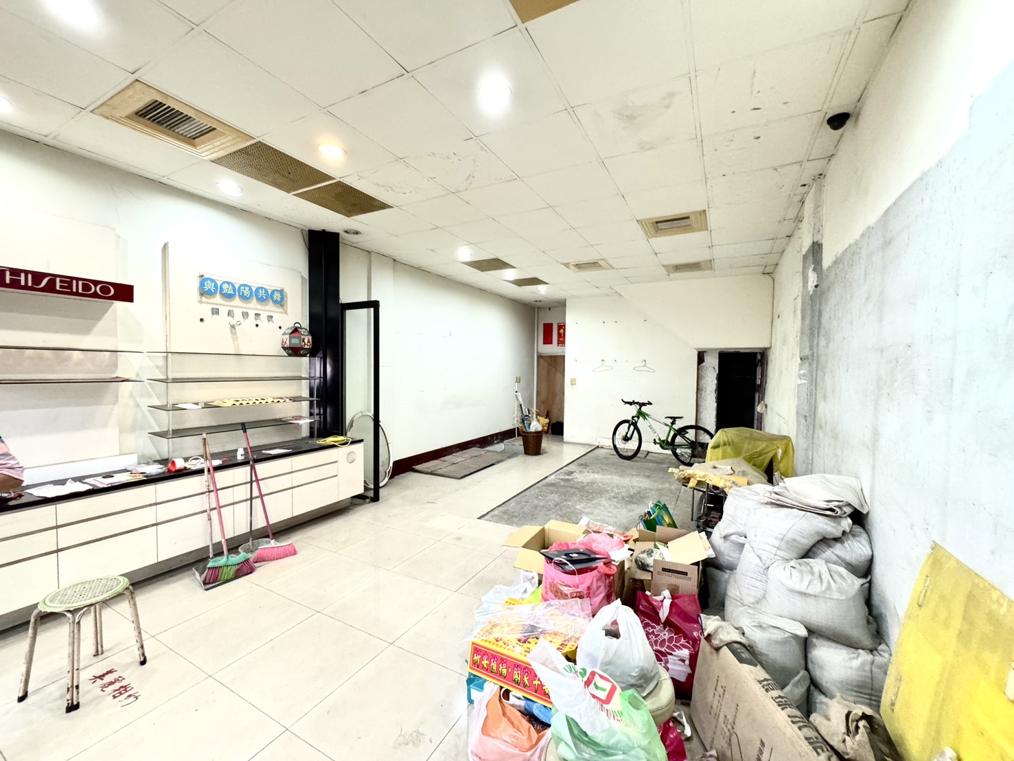🏢 北區 B1-1F 店面｜可報稅、台水電、近中國醫 - 照片 2
