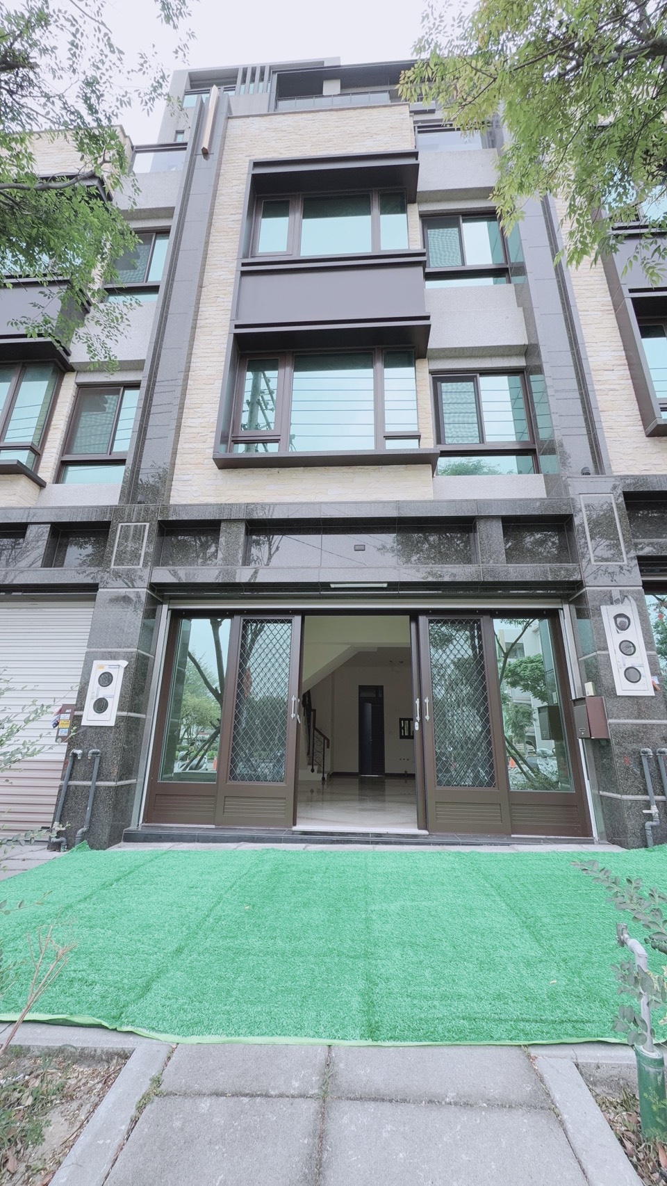 🏢 后里區住辦合一|后里高中、后科、高人流|一樓金店面、創業首選 - 照片 1