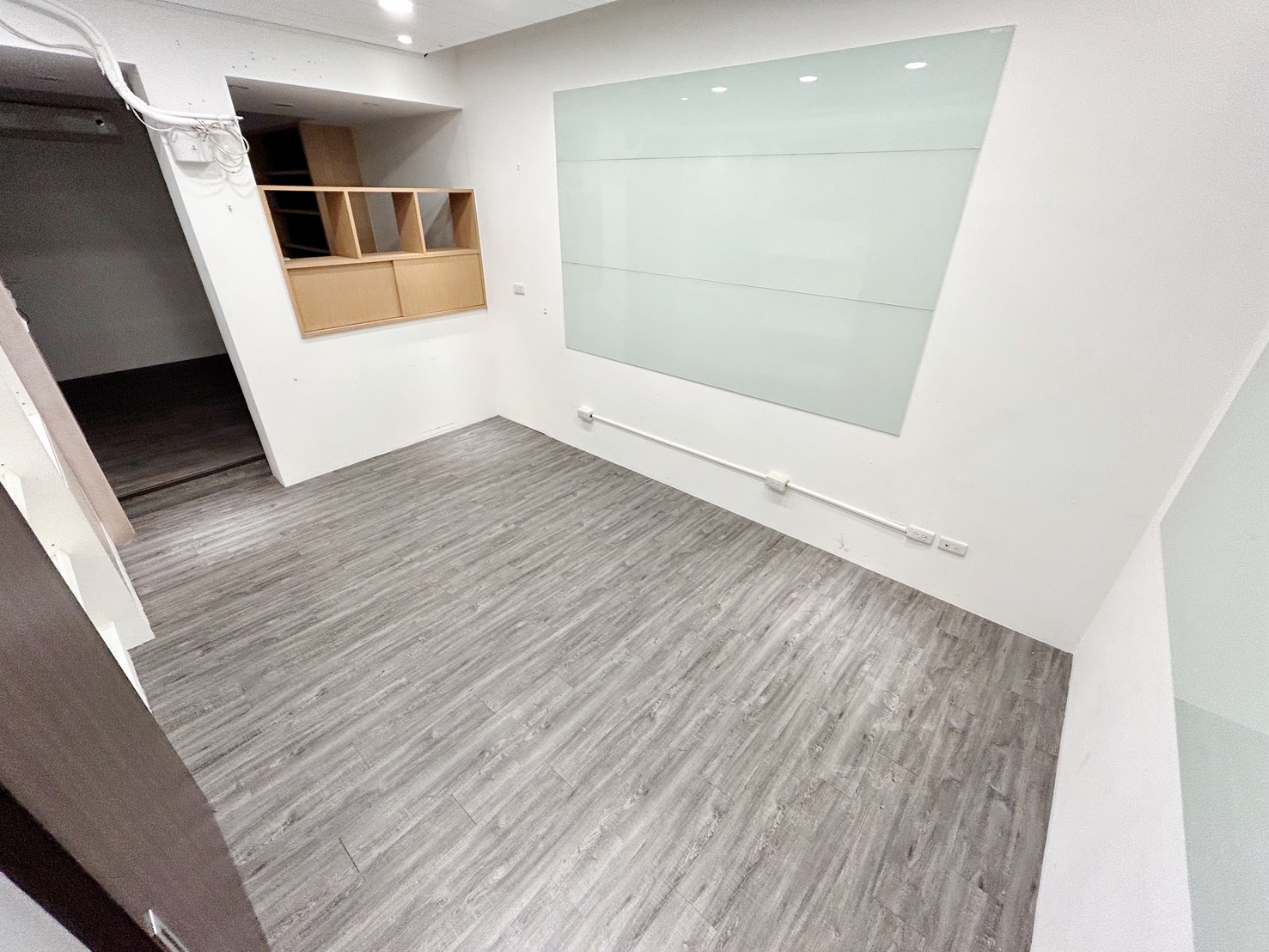 🏢 南屯大業路整棟透天｜可報稅、生活機能佳 - 照片 5
