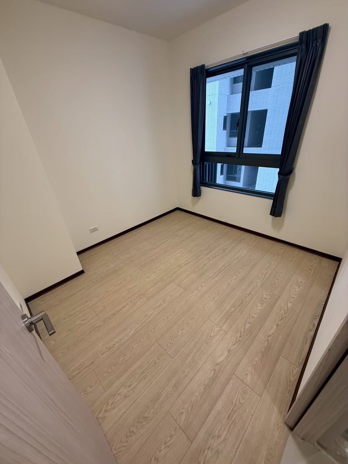🏡 東區 6F 景觀 2 房｜近 Lalaport、台水電可開伙 - 照片 3