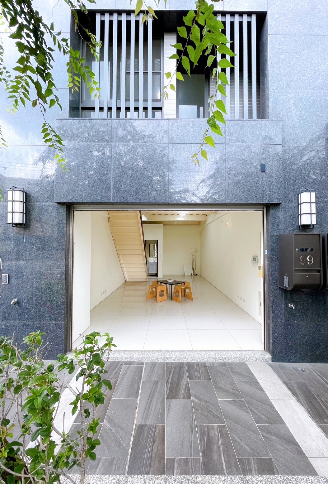 🏢 潭子頭張路二段兩層店面｜平面車位 - 照片 2