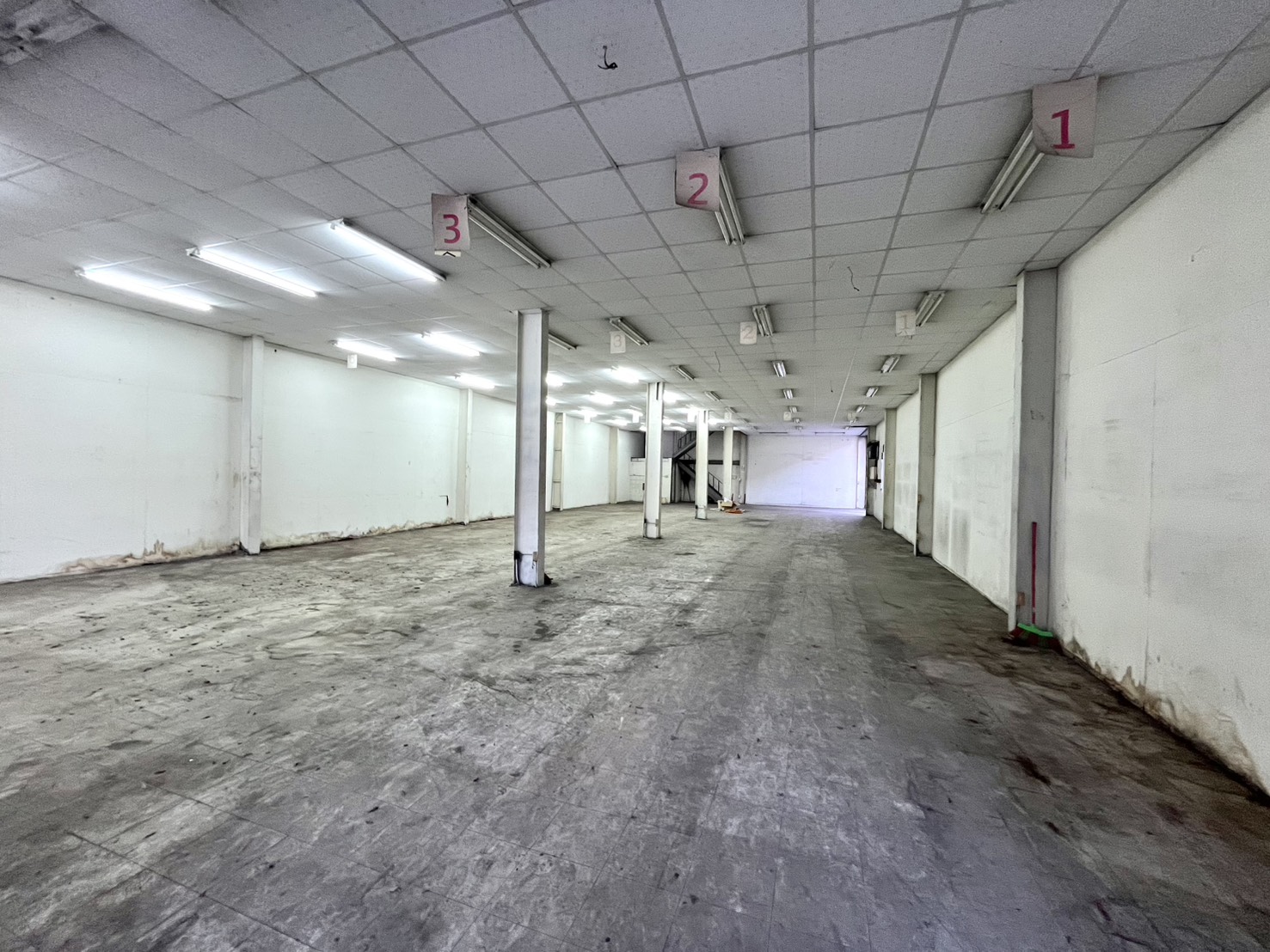 🏢 西屯區福科路金店面｜可報稅、台水電、門口停車 - 照片 3