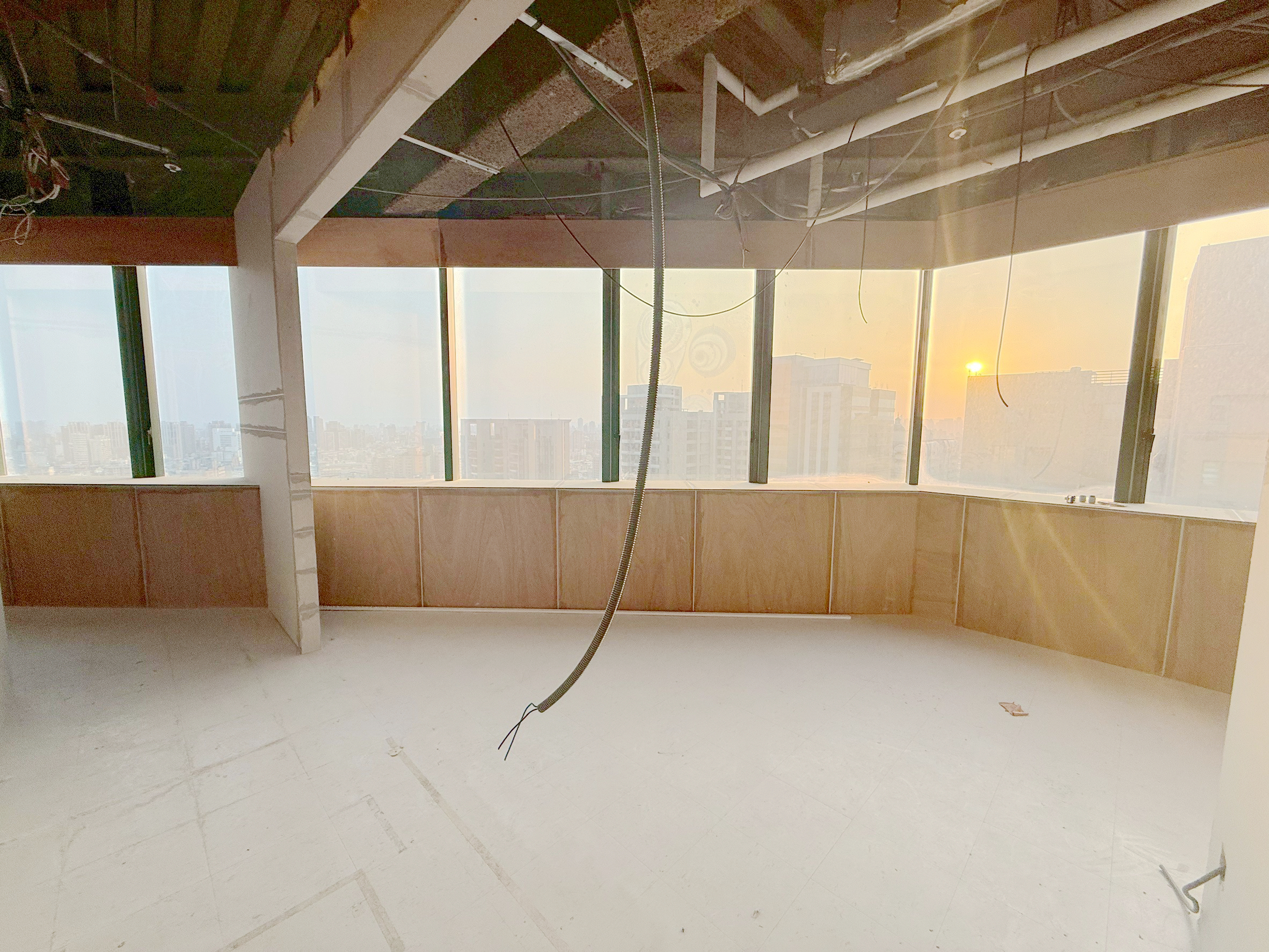 🏢 北屯文心路四段 23 樓辦公室｜可報稅、台水電 - 照片 1