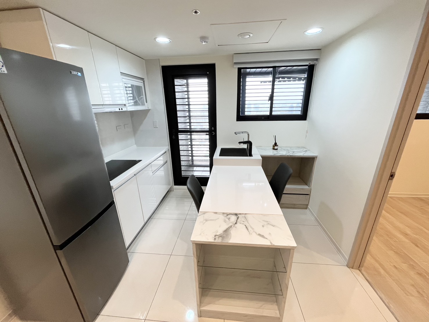 🏡 七期高樓景觀 2 房｜租屋補助、台水電、市政路燙金門牌 - 照片 2
