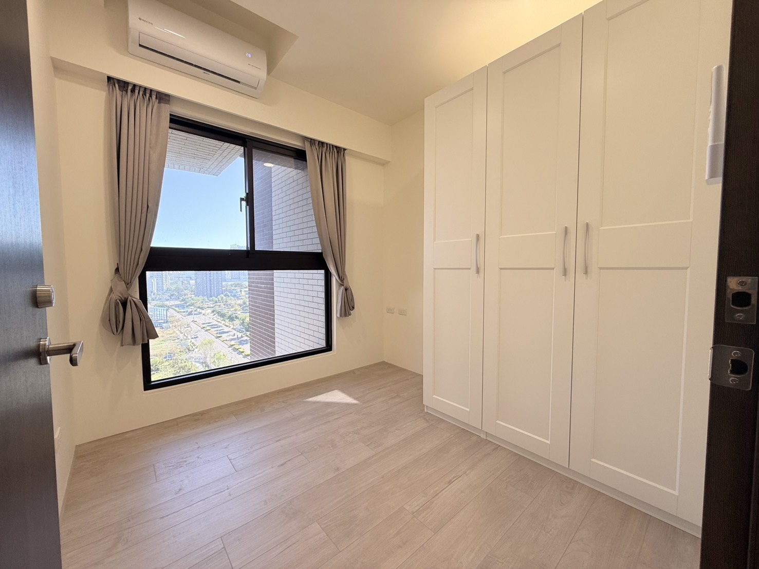國泰建設🏡 松竹商圈、衛道高中｜全新3房可租補入籍！設備齊全 - 照片 4