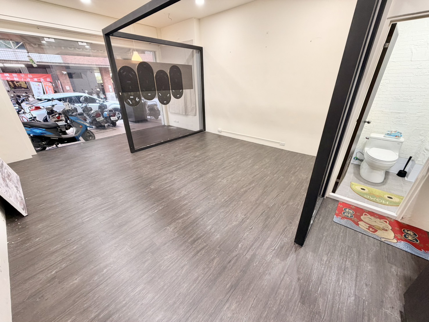 🏢 南屯大英街一樓金店面｜近文心森林公園、享包裹代收 - 照片 1