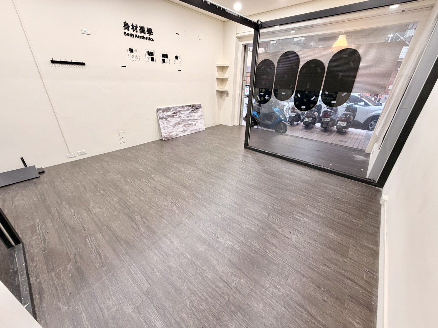 🏢 南屯大英街一樓金店面｜近文心森林公園、享包裹代收 - 照片 2