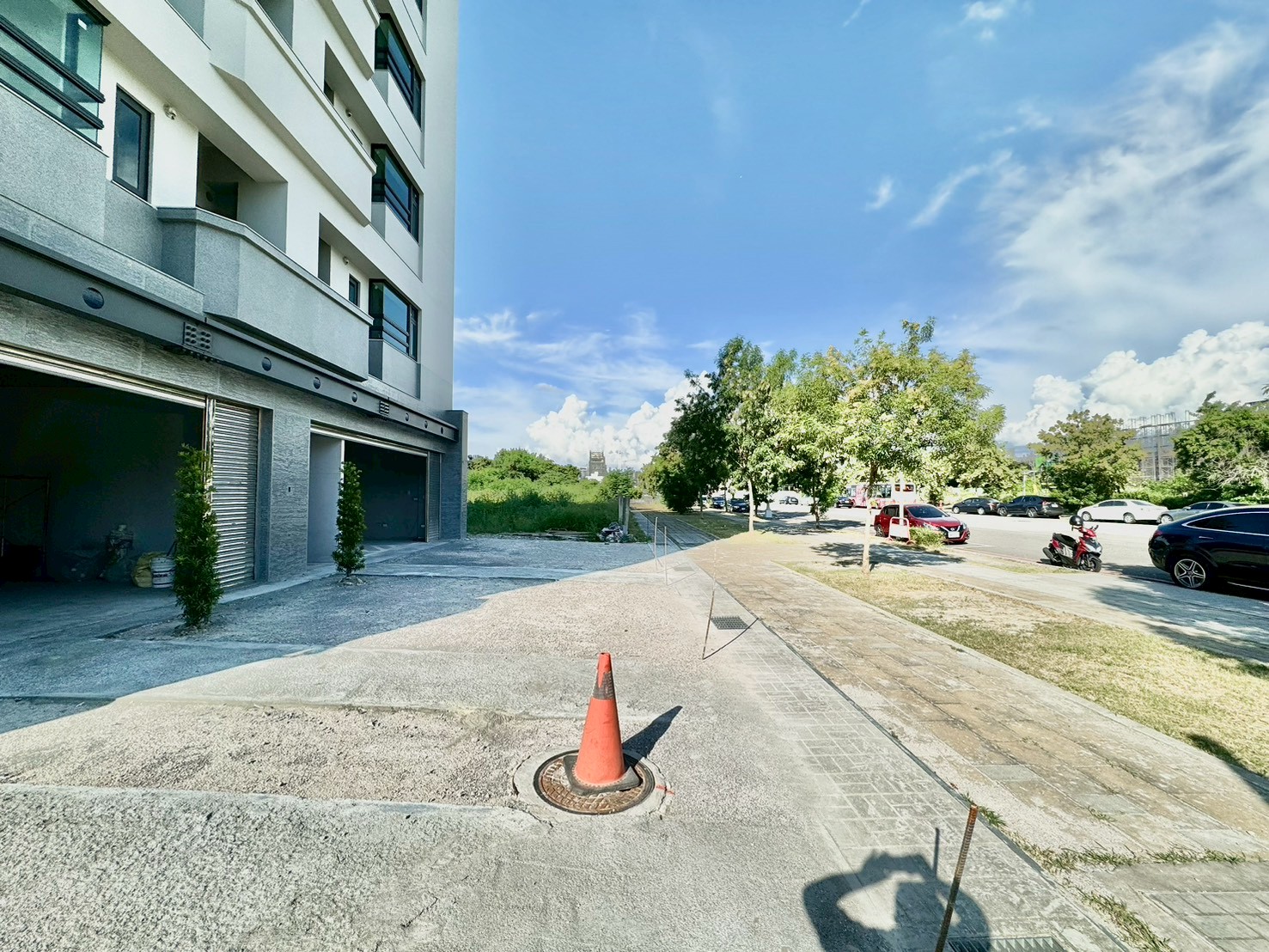🏢 北屯敦化路一段 12 米大面寬金店面｜可報稅、生活機能佳 - 照片 5