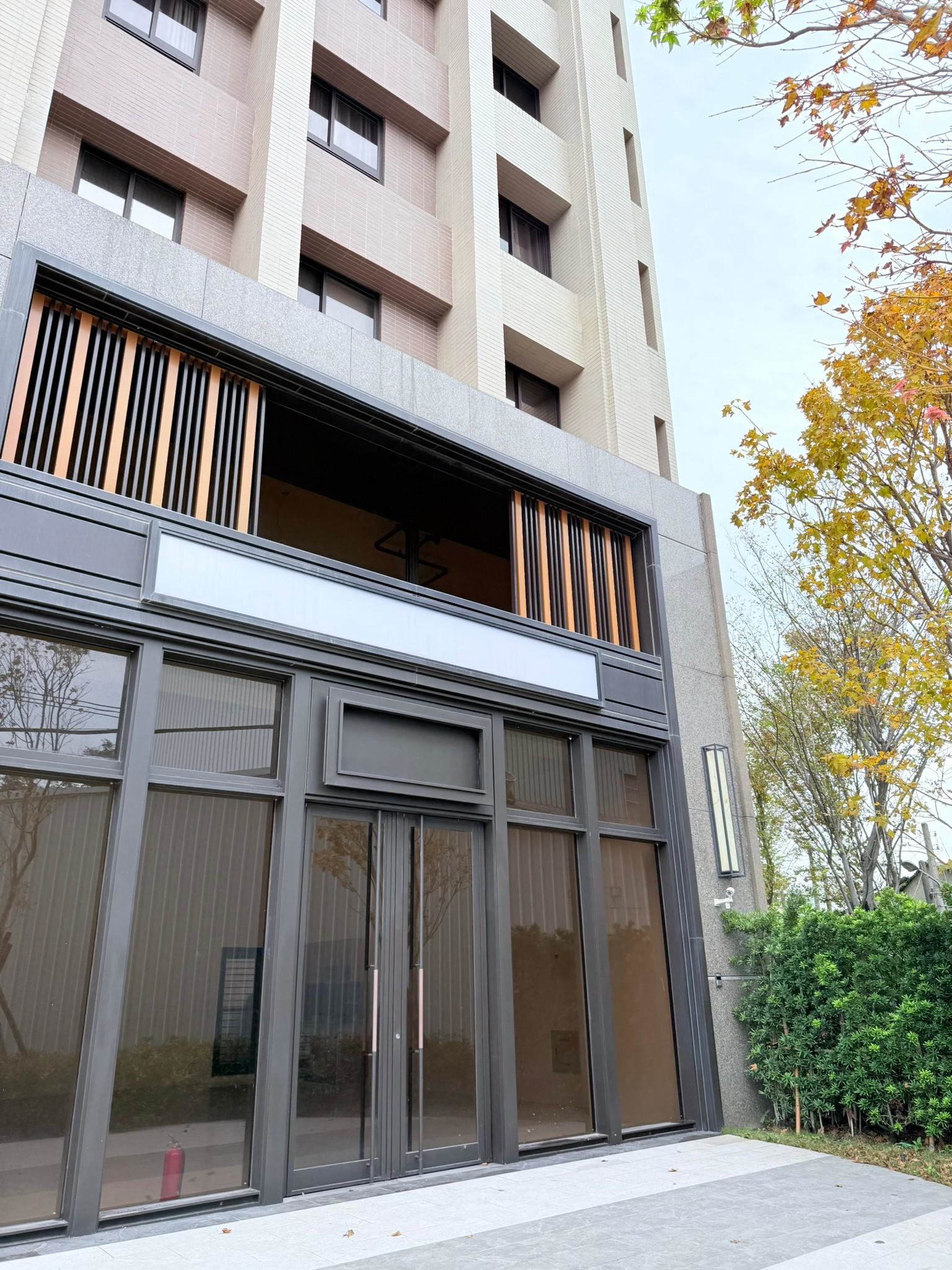 🏢 東區東光路 7.4 米大面寬金店面｜可報稅、台水電 - 照片 3